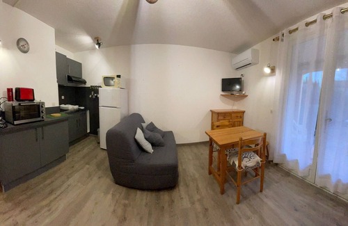 Greoux-les-Bains Apartment | Studio 25m2 Avec Jardin à Gréoux les Bains