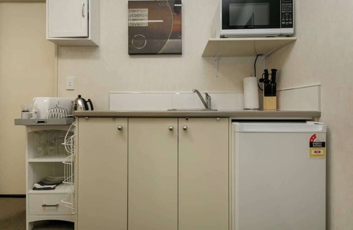 Waipahihi Apartment | Studio 28 Deluxe King Unit