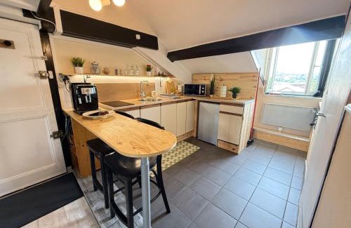 Oullins Apartment | Studio 4 personnes à 3 min du Metro B - Aux portes de Lyon