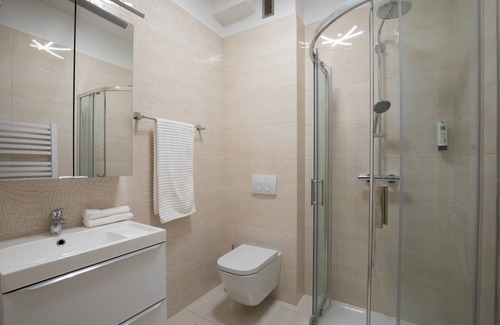 Skawina Apartment | Studio 5 "AUX GRANDS CHÊNES" near Krakow for relaxing and sightseeing