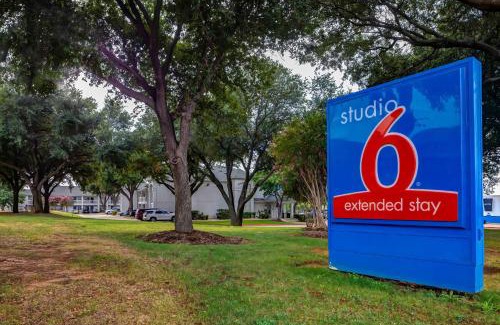 South Arlington Hotel | Studio 6-Arlington, TX - South - Dallas