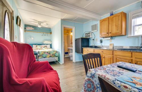 Shoreline Park Apartment | Studio about 5 Mi to Waveland Beach and Pier!
