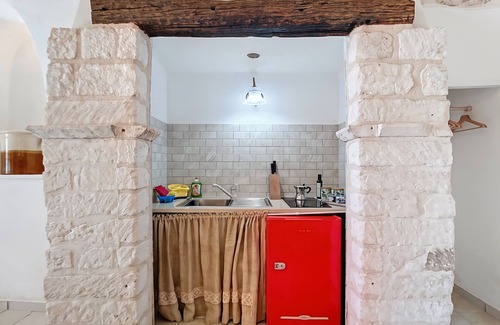 Monte Sant'Angelo Apartment | Studio 'Al Torrione 2' with Sea View and Air Conditioning