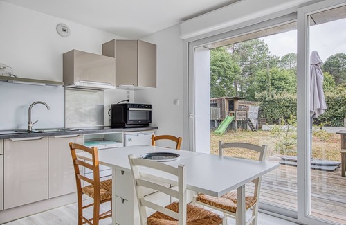 Lege-Cap-Ferret Apartment | Studio Apartment 'Judicaelle' with Private Terrace, Shared Garden and Wi-Fi