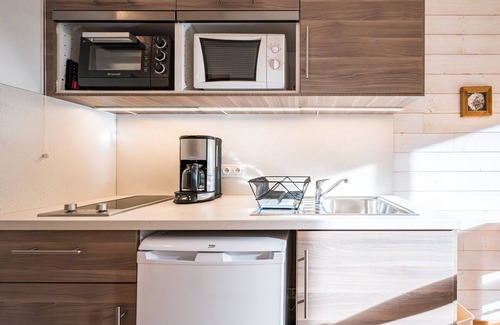 Cohennoz Apartment | Studio Apartment '3 - Le Rodhodendron' with Mountain View, Shared Garden and Wi-Fi