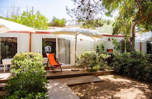 Chiesiola Apartment | Studio Apartment 'Baia Falcone-Villetta Mare 103' with Sea View, Wi-Fi and Air Conditioning