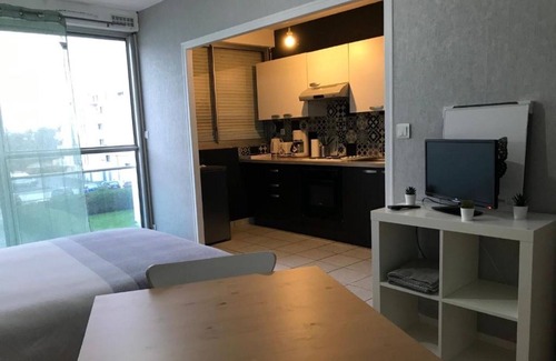 Les Longs Champs Apartment | Studio Apartment 'Cosylocation Varende 3' with Wi-Fi