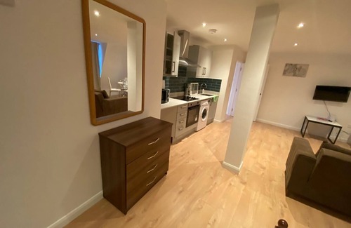 Walpole Apartment | Studio apartment in Ealing F5