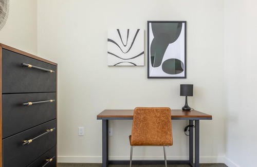 Beaverton Apartment | Studio Apartment in Hillsboro w/Office