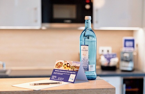 Wilsdruffer Vorstadt/Seevorstadt-West Apartment | Studio apartment in the old town of Dresden, kitchen, shower, service