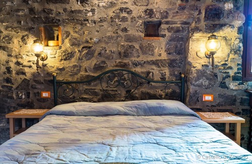 Zorzino Other | Studio apartment with mezzanine in a historic building in Zorzino