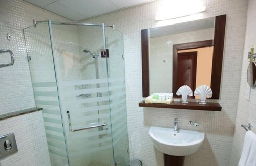 Al Mankhool House | Studio Apartment Near Al Maya Supermarket Mankhool By Luxury Bookings