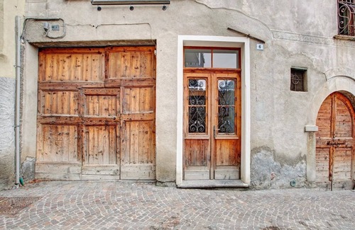 Bormio Apartment | Studio Apartment 'Premesan' with Mountain View and Wi-Fi