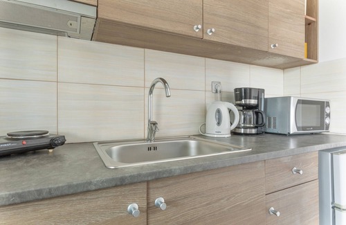 Alikanas Apartment | Studio Apartment "Villa Dionysia S2" close to the Beach with Shared Pool & Wi-Fi