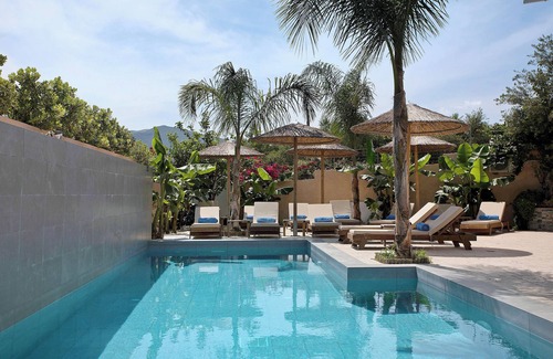 Alikanas Apartment | Studio Apartment 'Villa Dionysia 9' with Shared Pool, Wi-Fi and Air Conditioning