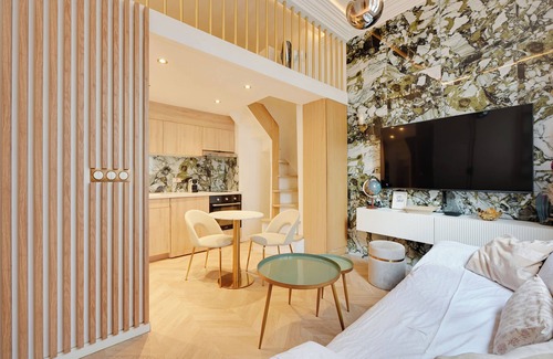 Faubourg-du-Roule Apartment | Studio Arc de Triomphe