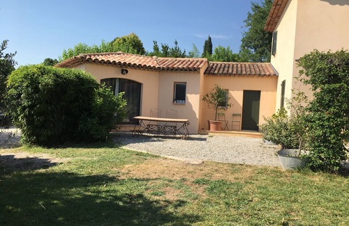 La Caravane Apartment | Studio au Calme et Idéalement Bien Placé Pour Découvrir le Cœur du Var 😉