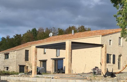 Sainte-Ouenne Apartment | Studio au milieu des animaux