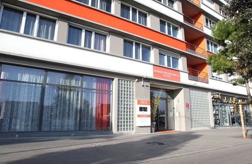 Chevilly-Larue Apartment | Studio av/Balcon | Près de Paris | 2 min du Tram