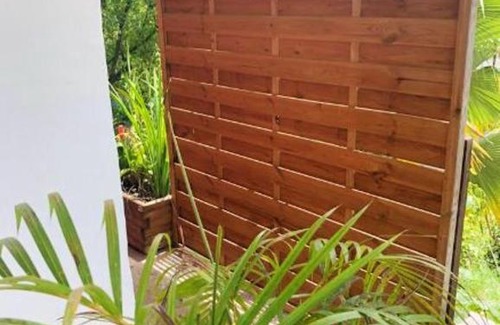 Les Abymes Apartment | Studio avec jardin et wifi a Les Abymes