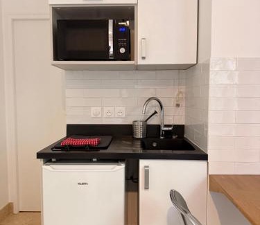 La Celle-sous-Gouzon Apartment | Studio avec spa et balnéothérapie