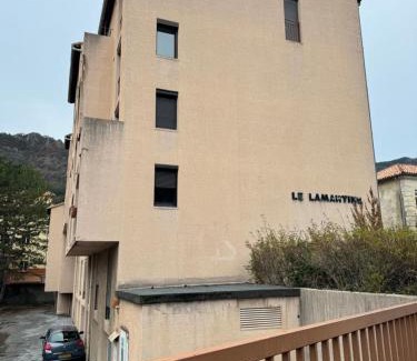 Digne-les-Bains Apartment | Studio avec terrasse vue sur cousson