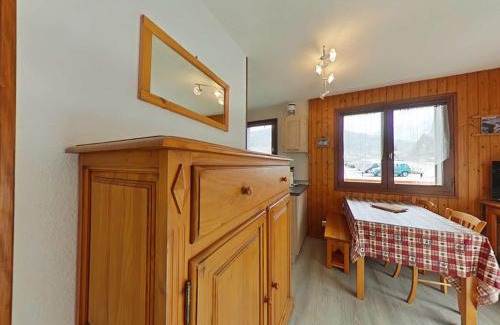 Le Grand-Bornand Apartment | Studio cabine 4 pers. proche patinoire et pistes, parking, ménage inclus, navette à proximité - FR-1-241-157