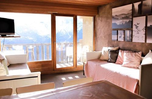 Auris Apartment | Studio cabine au pied des pistes avec balcon et ascenseur à Auris en Oisans - FR-1-297-154