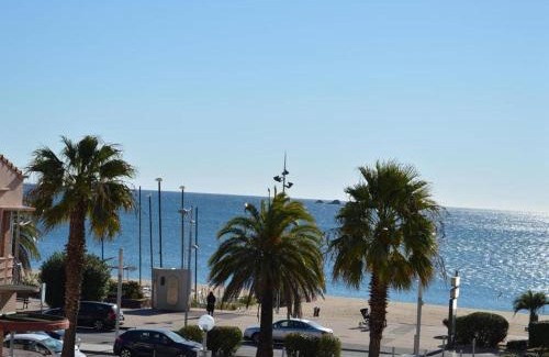 Frejus Plage Apartment | Studio cabine bord de mer, 4 pers, terrasse, rés. calme - FR-1-226A-57