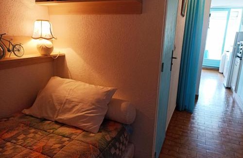 Sete Apartment | Studio cabine climatisé face plage avec parking à Sète - FR-1-338-539