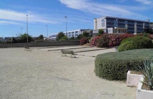 Sete Apartment | Studio cabine climatisé face plage avec parking à Sète - FR-1-338-539