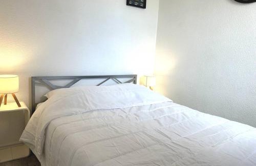 La Faviere Apartment | Studio cabine 4 couchages à Bormes-les-Mimosas avec climatisation et parking - FR-1-251-864