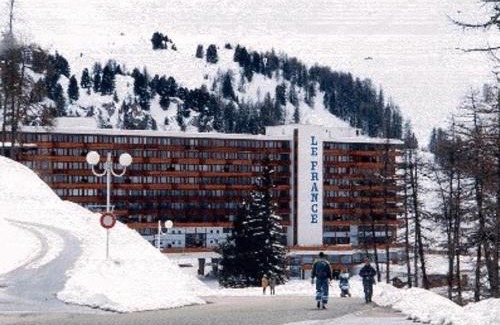 Plagne Centre Apartment | Studio cabine rénové à Plagne Centre avec balcon et proche des pistes - FR-1-455-68