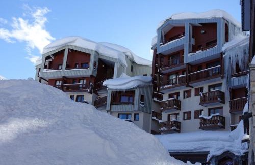 Val Claret Apartment | Studio cabine rénové, pied des pistes, balcon ensoleillé - FR-1-502-577