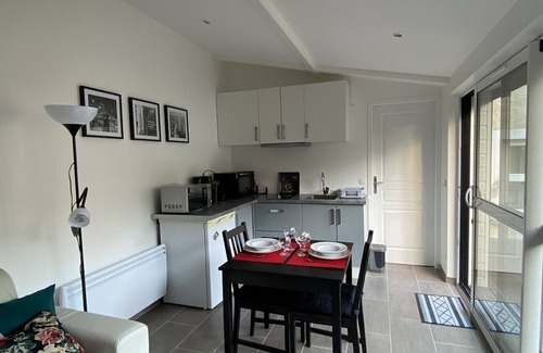 La Roche-Posay Apartment | Studio Central avec Jardin Privé, WiFi et Proche Thermes