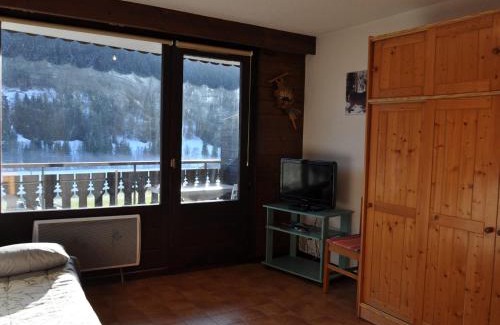 La Chapelle-d'Abondance Apartment | Studio chaleureux au cœur du village avec Multi Pass offert et balcon sud - FR-1-692-32