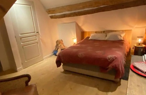 Fiquefleur-Equainville Bed & Breakfast | STUDIO CHAUMIERE sur un domaine de 10 hectares
