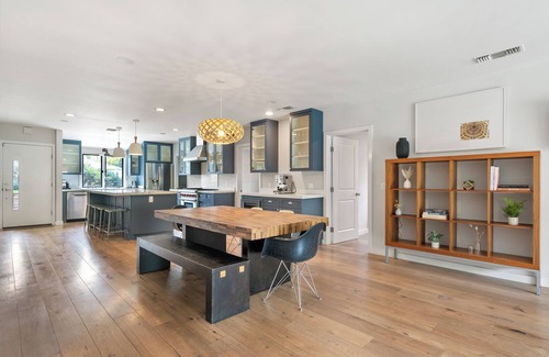Studio City House | Studio City Modern Festive Gem