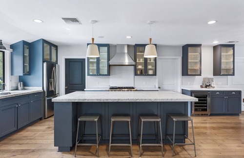 Studio City House | Studio City Modern Festive Gem