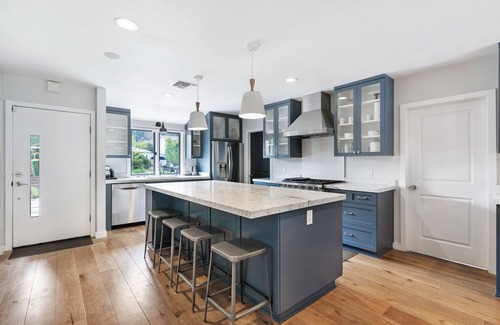 Studio City House | Studio City Modern Festive Gem