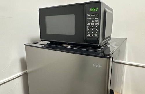 Dwight Apartment | Studio City Stay in the heart of Downtown New Haven, commutable and walkable to Yale and Yale hospital.