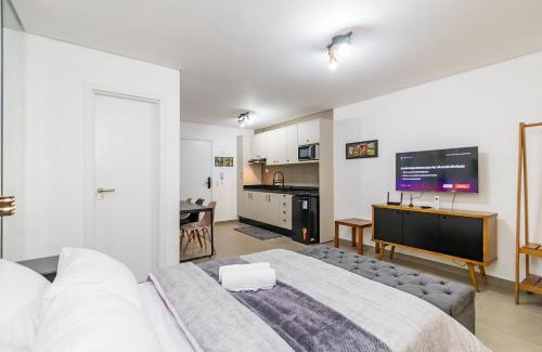 Cristo Rei Apartment | Studio Completo com Cama Auxiliar e Vaga - EIX0808