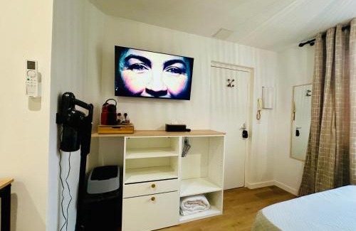 Saint-Martin Apartment | Studio confort centre-ville Clim Wifi Netflix