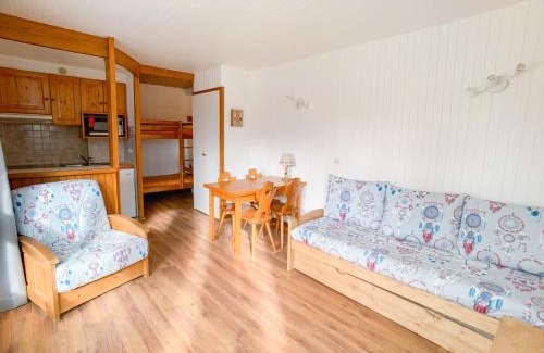 Le Lavachet Apartment | Studio confortable proche pistes et commerces avec balcon - FR-1-502-498