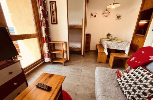 Vallandry Apartment | Studio cosy 4 pers avec balcon, proche pistes et centre. Animaux admis. - FR-1-757-129