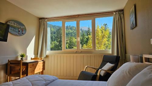 Laveissiere Apartment | Studio cosy au Lioran - Vue montagne, Lit Queen, Parking privé - Ménage inclus