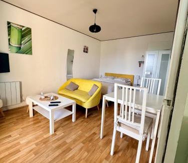 Bagnoles-de-l'Orne Apartment | Studio cosy avec balcon