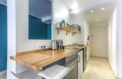 Prado - Republique Apartment | Studio Cosy Merle