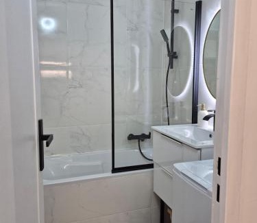 Gaillard Apartment | Studio Cosy - Proche frontière