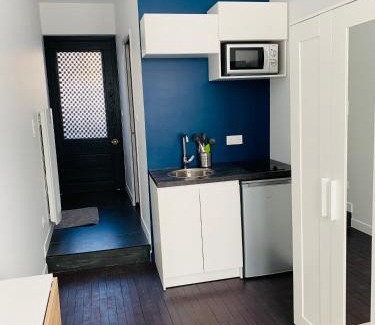 Cauderan Apartment | Studio cosy wifi terrasse CHU-Cite administrative-Primrose